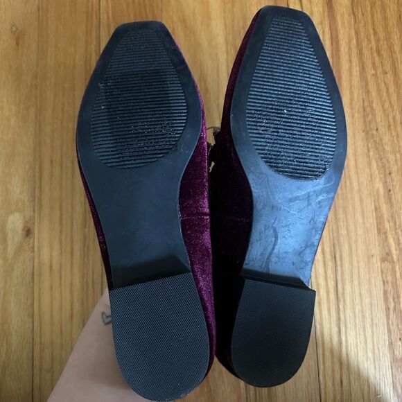 Steve Madden | Rilynn Chain Velvet Loafer - Picture 4 of 5